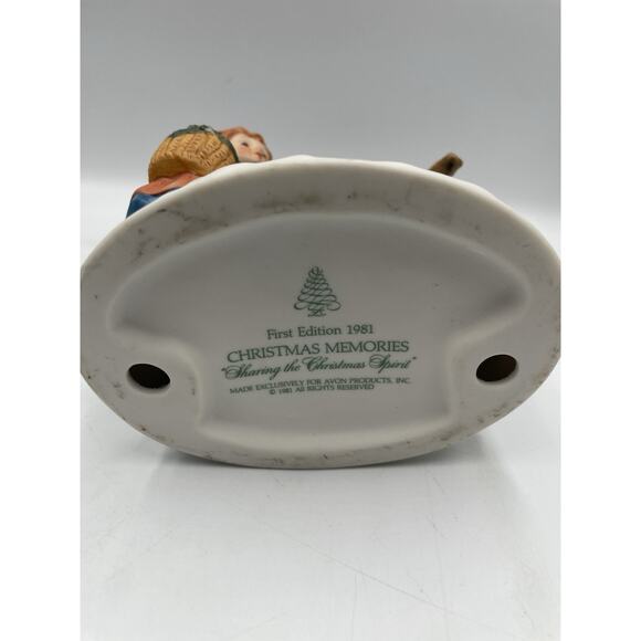 Avon First Edition 1981 Christmas Memories Sharing the Christmas Spirit Figurine - Picture 7 of 8